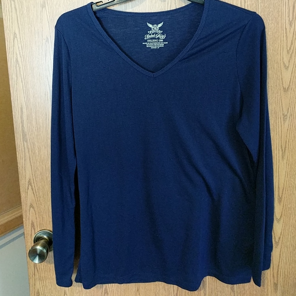 Long sleeve tee